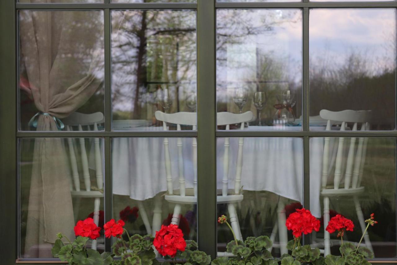 Zoeld Tanya Vendeghaz Es Rendezvenykoezpont